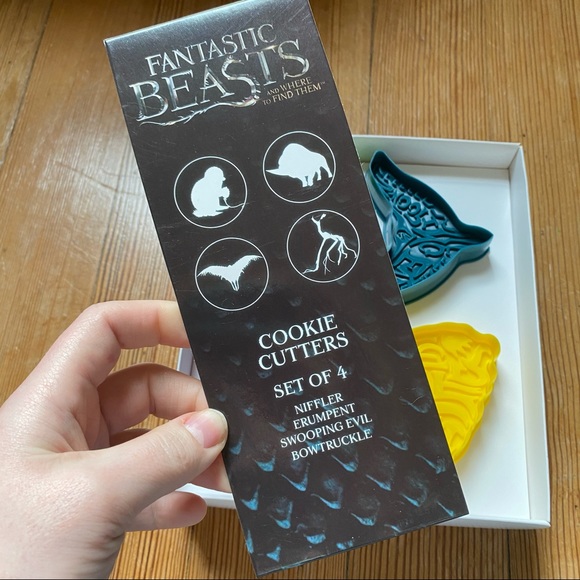 Fantastic Beasts HP Bundle retail $70! - Picture 12 of 16